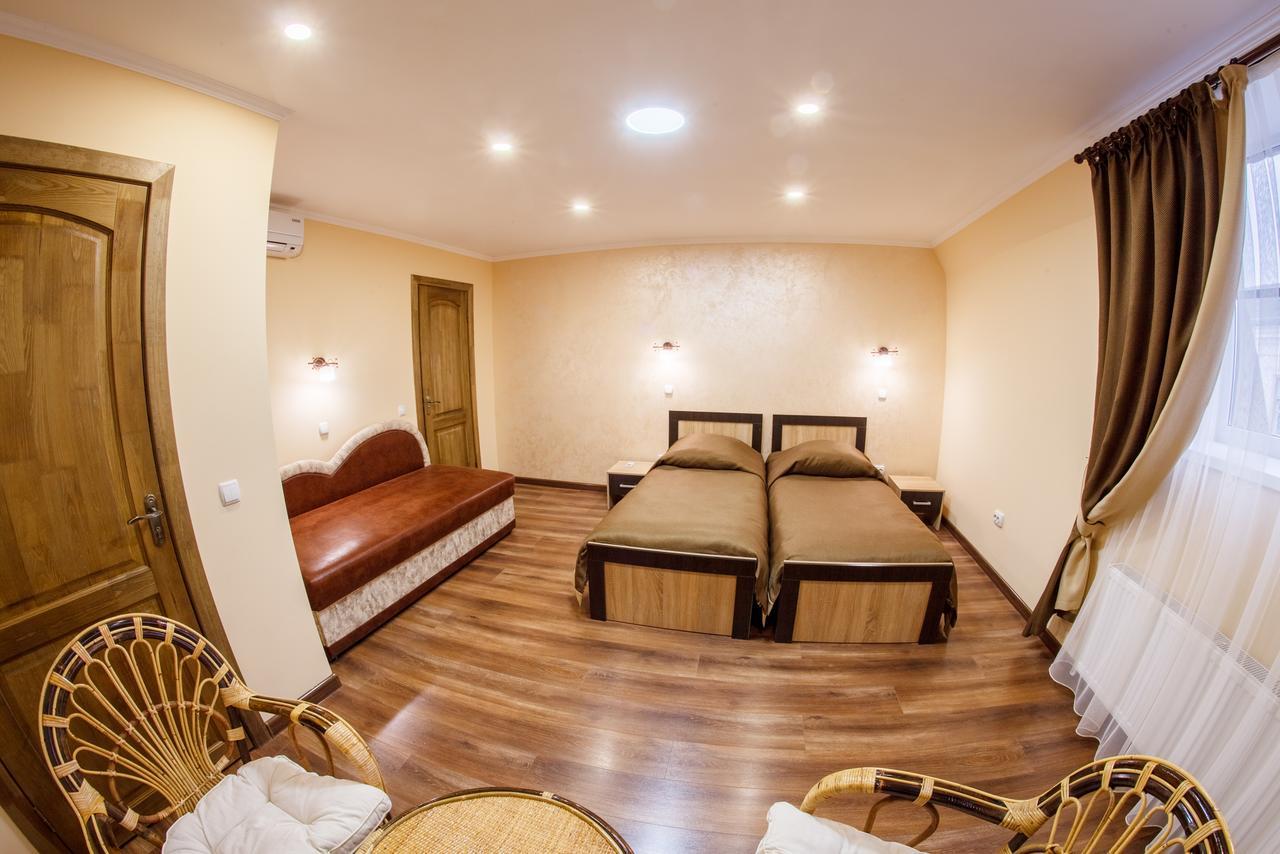 Panorama Apart-Hotel Kamianets-Podilskyi Ngoại thất bức ảnh