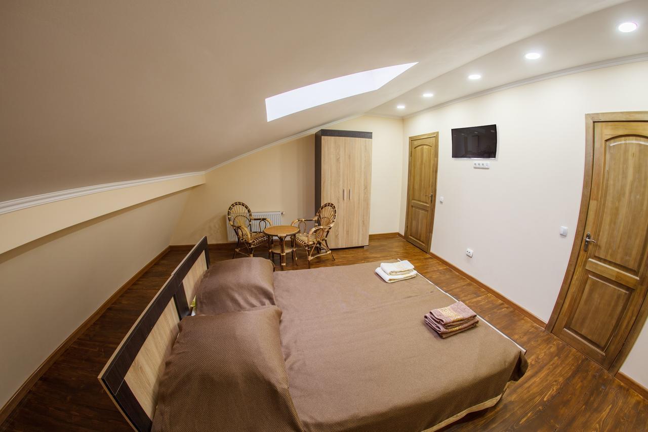 Panorama Apart-Hotel Kamianets-Podilskyi Ngoại thất bức ảnh