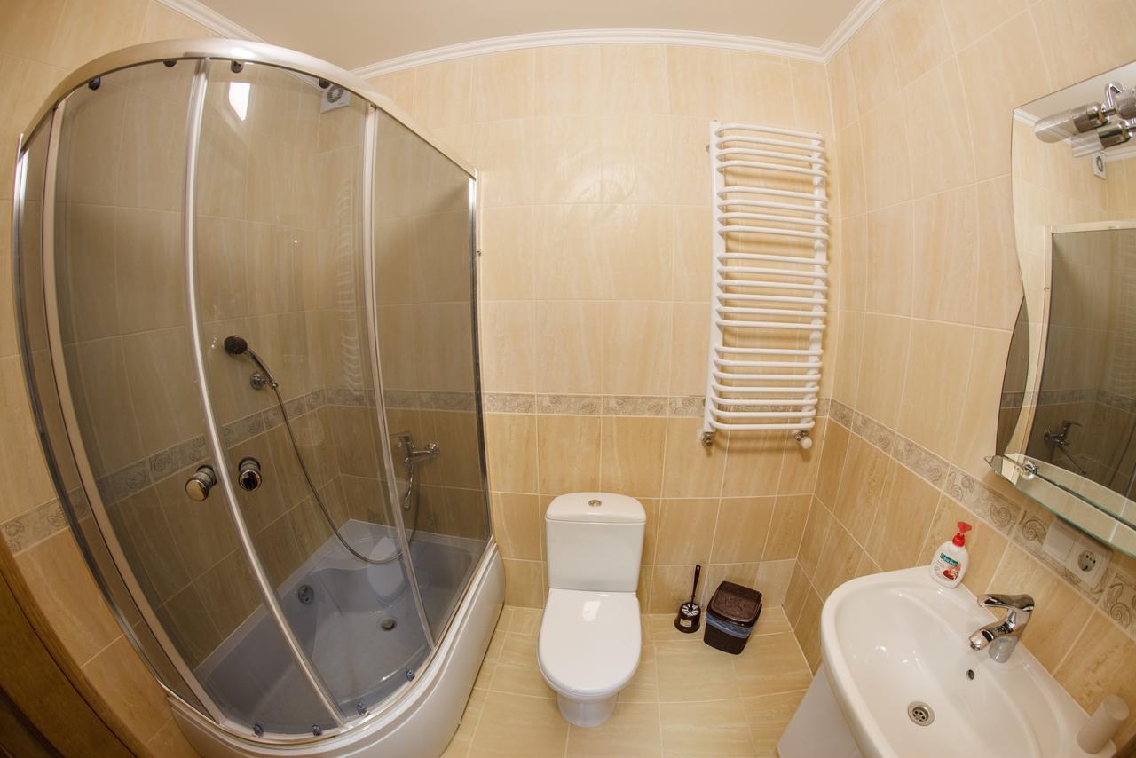 Panorama Apart-Hotel Kamianets-Podilskyi Ngoại thất bức ảnh