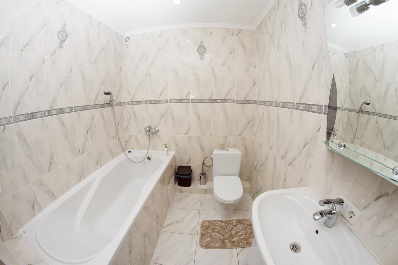 Panorama Apart-Hotel Kamianets-Podilskyi Ngoại thất bức ảnh