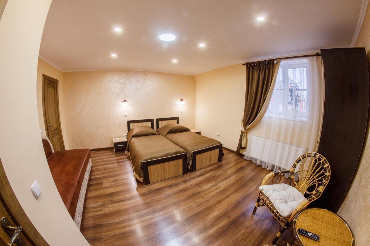 Panorama Apart-Hotel Kamianets-Podilskyi Ngoại thất bức ảnh